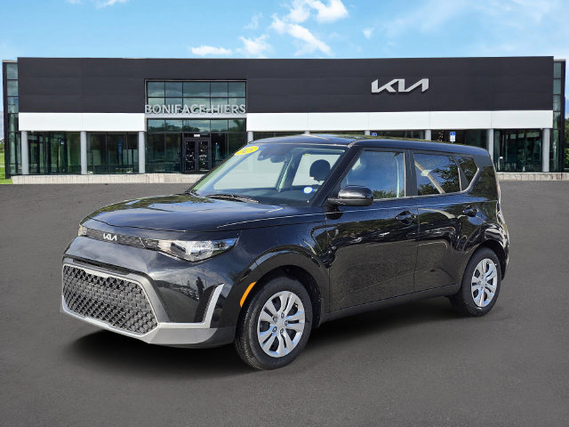 Certified 2025 Kia Soul LX FWD image 2