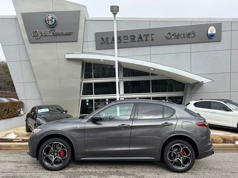 Used 2023 Alfa Romeo Stelvio Ti image 8