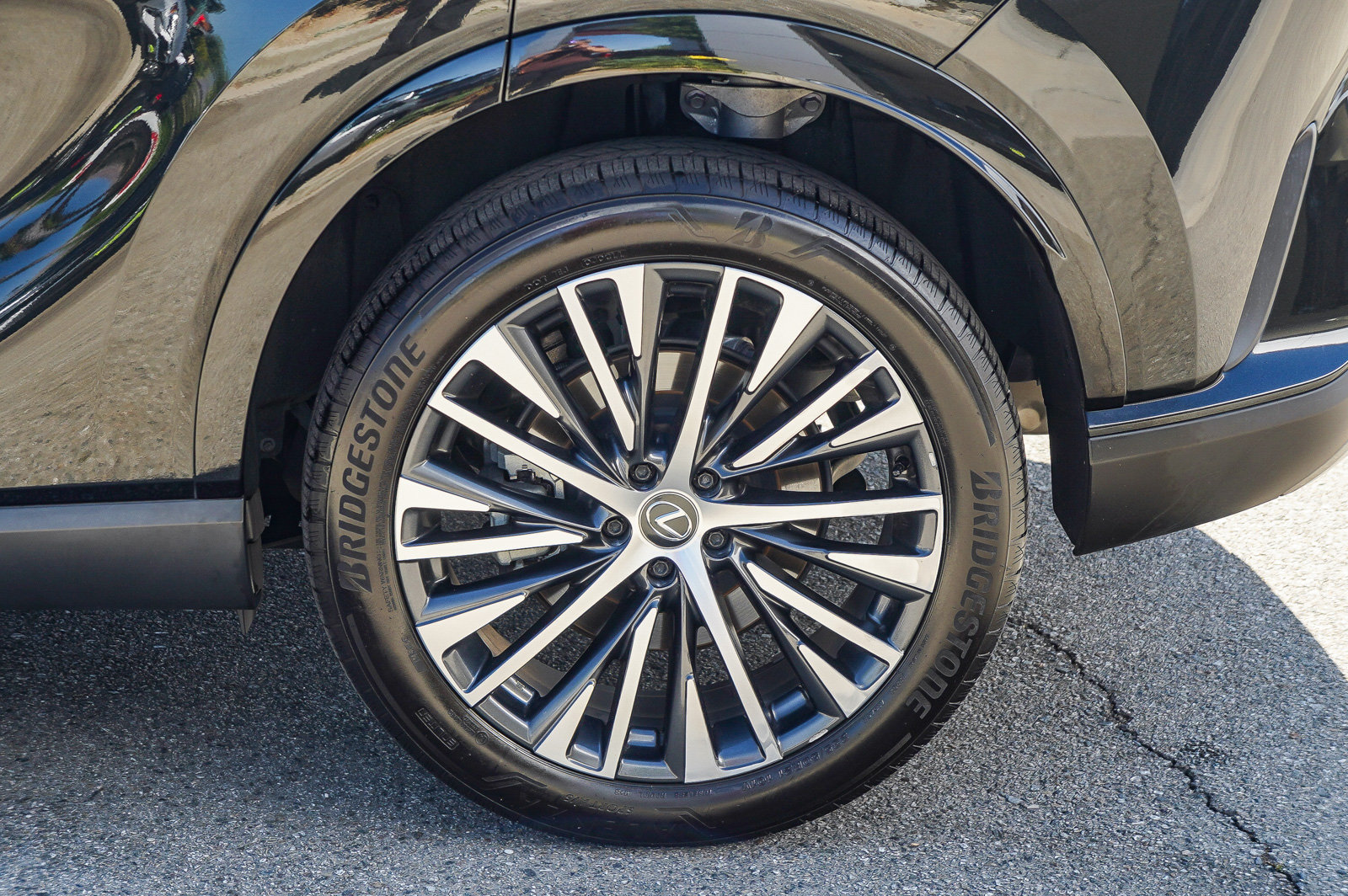 Used 2024 Lexus RX 350 Premium Plus w/ Cold Area Package FWD image 11