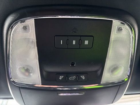 Used 2020 Jeep Grand Cherokee Altitude image 25