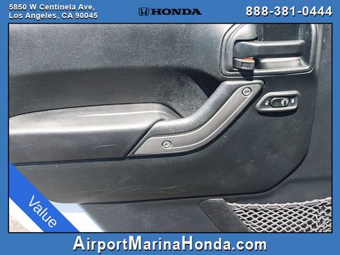 Used 2018 Jeep Wrangler Unlimited Sport S AWD/4WD image 25