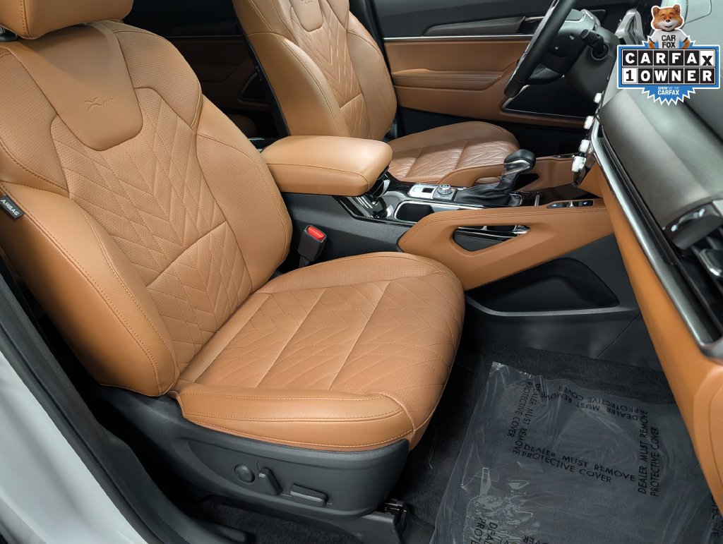 Used 2025 Kia Telluride AWD image 29
