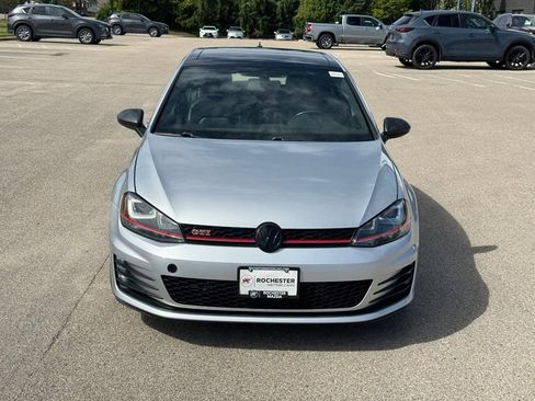 Used 2017 Volkswagen GTI SE FWD image 33