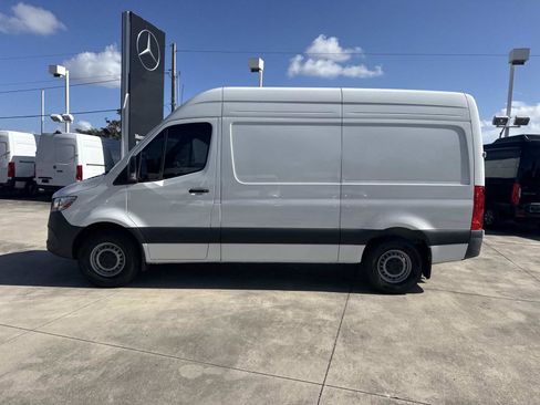 Used 2024 Mercedes-Benz Sprinter 2500 image 13
