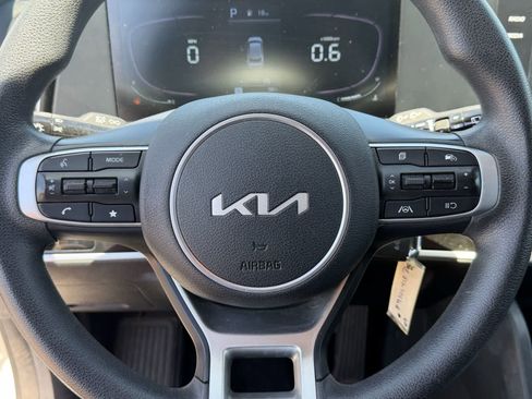 Used 2023 Kia Sportage LX FWD image 9