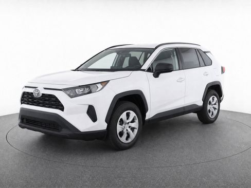 Used 2020 Toyota RAV4 LE FWD image 11