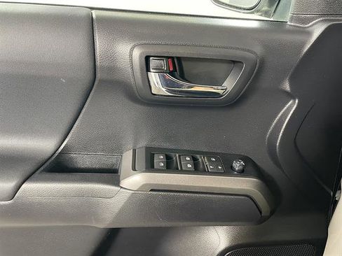Certified 2020 Toyota Tacoma TRD Sport w/ Technology Package AWD/4WD image 18