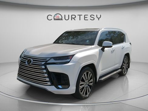 Used 2024 Lexus LX 600 4WD w/ Luxury Package image 1