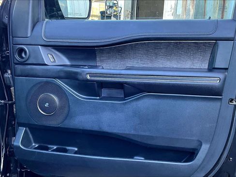 Used 2018 Ford Expedition Limited image 22