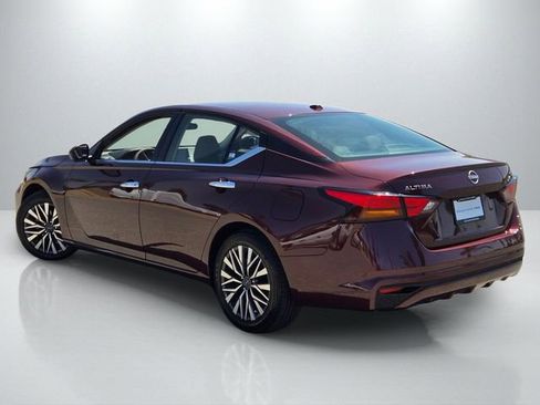 Used 2024 Nissan Altima 2.5 SV image 6
