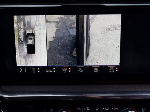 Used 2025 GMC Sierra 3500 Denali w/ Denali Reserve Package image 33