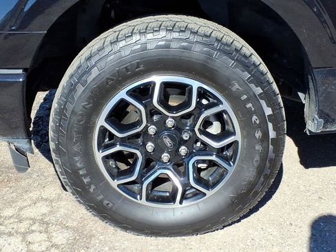 Used 2022 Ford F150 Lariat w/ Equipment Group 502A High AWD/4WD image 9