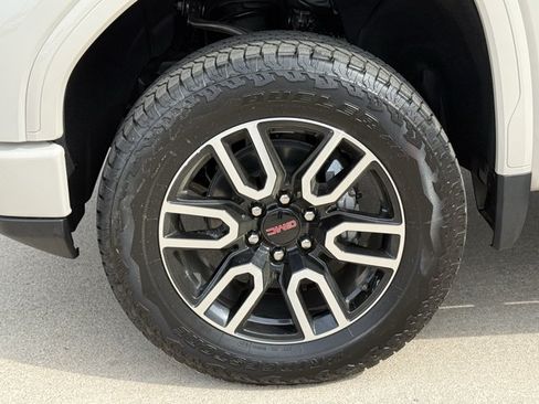 New 2026 GMC Sierra 1500 AT4 w/ AT4 Premium Package AWD/4WD image 17