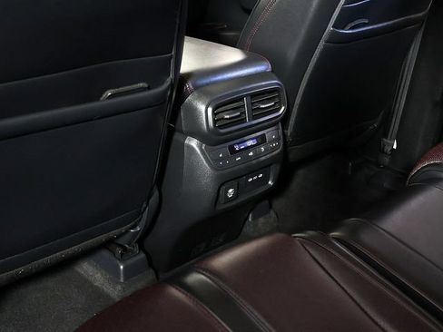 Used 2025 Honda Pilot Black Edition image 16