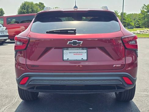 Used 2025 Chevrolet Trax RS w/ Sunroof Package FWD image 7