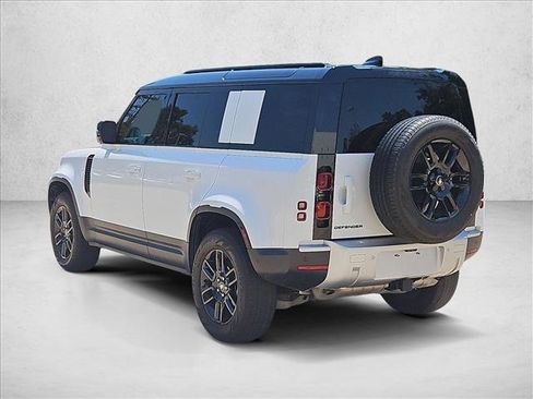 Used 2025 Land Rover Defender 110 S AWD/4WD image 8