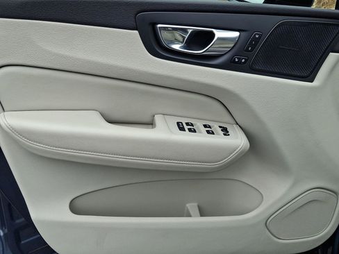 Used 2023 Volvo XC60 B5 Plus w/ Protection Package Premier image 12