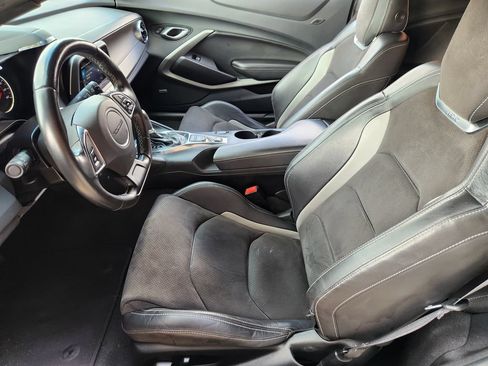 Used 2023 Chevrolet Camaro LT w/ Technology Package RWD image 14