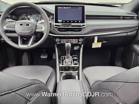 New 2026 Jeep Compass Latitude image 8