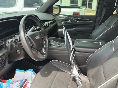 Used 2024 Cadillac Escalade Sport w/ LPO, ONYX Package AWD/4WD image 18