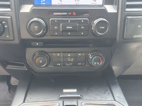 Used 2017 Ford F150 XL w/ Equipment Group 101A Mid RWD image 19