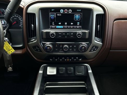 Used 2015 Chevrolet Silverado 2500 High Country w/ Duramax Plus Package AWD/4WD image 19