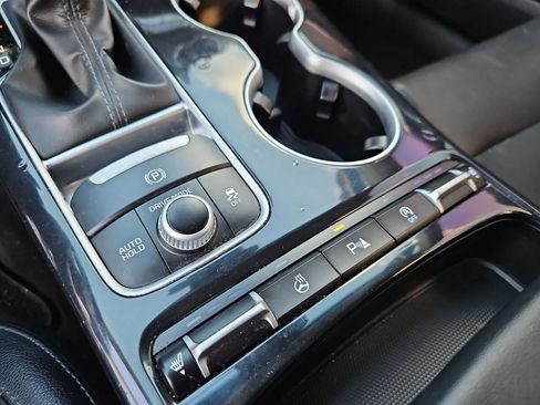 Used 2018 Kia Stinger Premium image 20