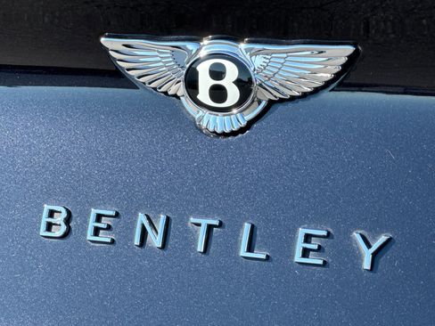 Certified 2022 Bentley Bentayga image 32