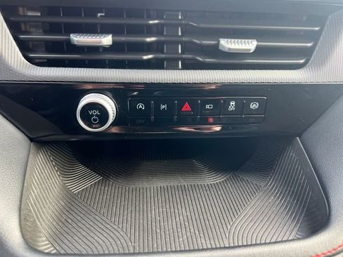 Used 2025 Ford Explorer ST-Line image 18