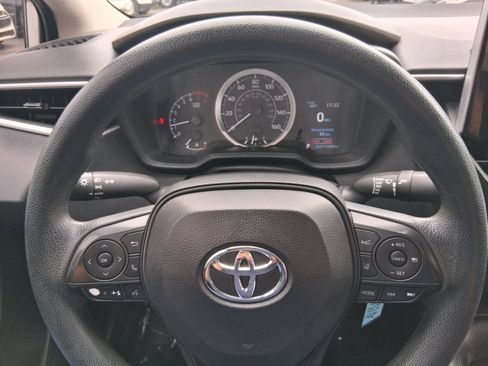 Used 2021 Toyota Corolla LE FWD image 13