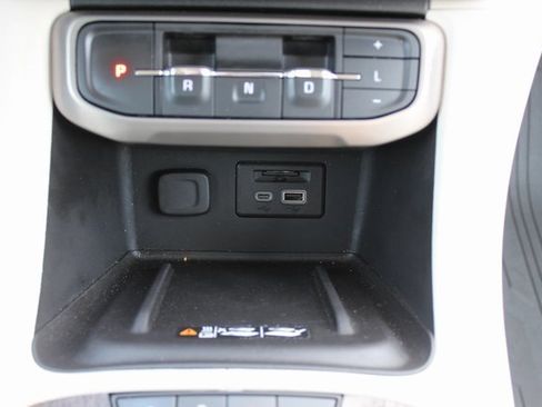 Used 2021 GMC Acadia Denali w/ Denali Technology Package image 38