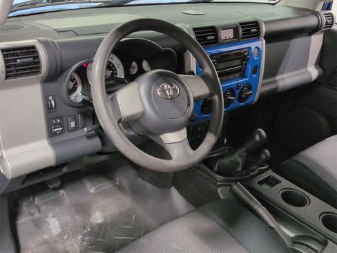 Used 2007 Toyota FJ Cruiser 4WD image 10