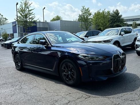 Used 2023 BMW i4 eDrive40 RWD image 3