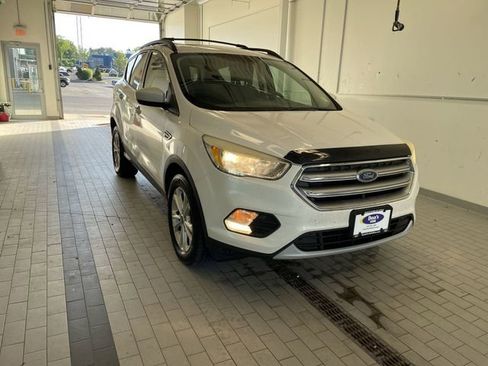 Used 2017 Ford Escape SE AWD/4WD image 16