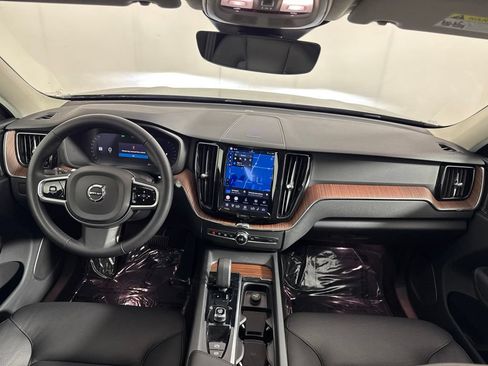 Used 2023 Volvo XC60 B5 Plus AWD/4WD image 15