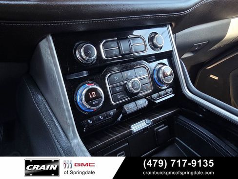 Used 2021 GMC Yukon Denali w/ Denali Premium Package AWD/4WD image 18