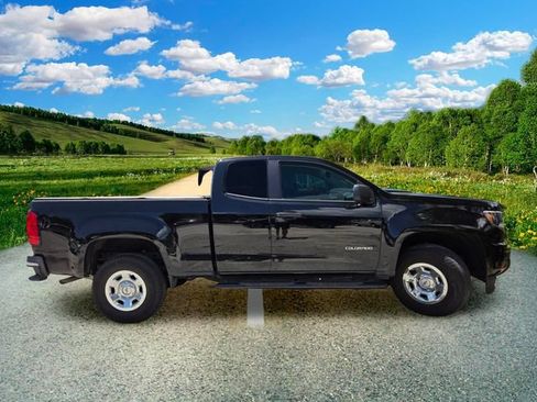 Used 2020 Chevrolet Colorado W/T RWD image 2