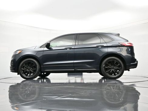 Certified 2022 Ford Edge SE w/ Black Appearance Package image 59