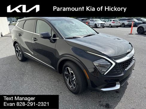 Used 2025 Kia Sportage LX FWD image 3
