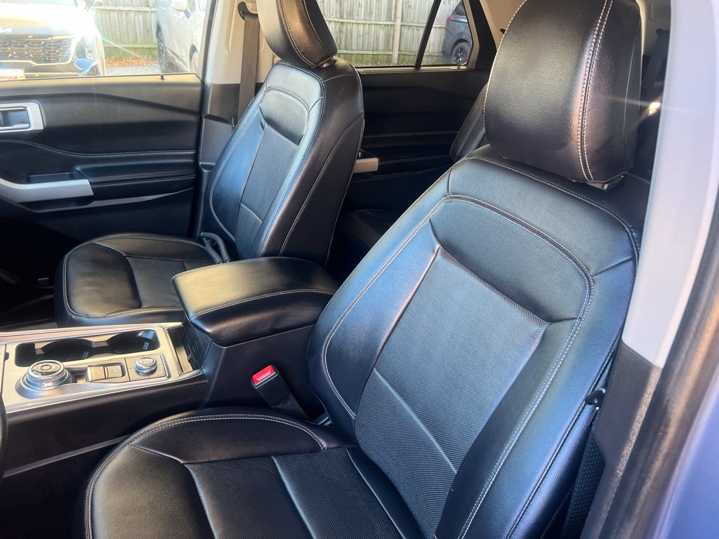 Used 2021 Ford Explorer Limited w/ Hybrid Equipment Group 310A AWD/4WD image 5