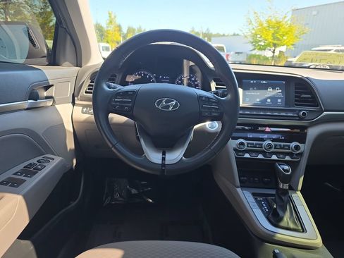 Used 2020 Hyundai Elantra Value Edition FWD image 8
