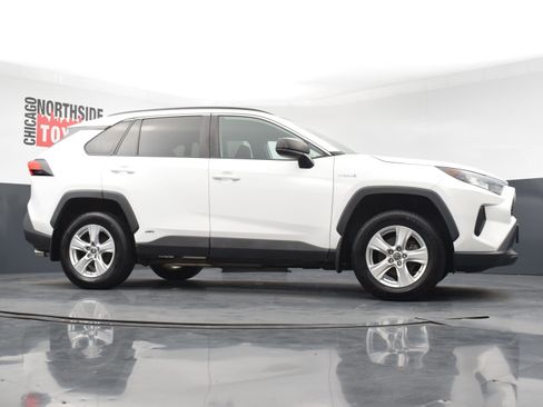 Used 2021 Toyota RAV4 LE AWD/4WD image 27