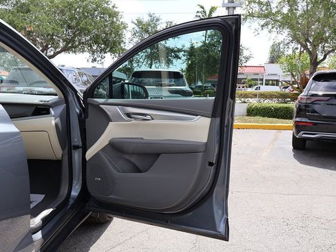 Used 2021 Cadillac XT5 Premium Luxury image 27