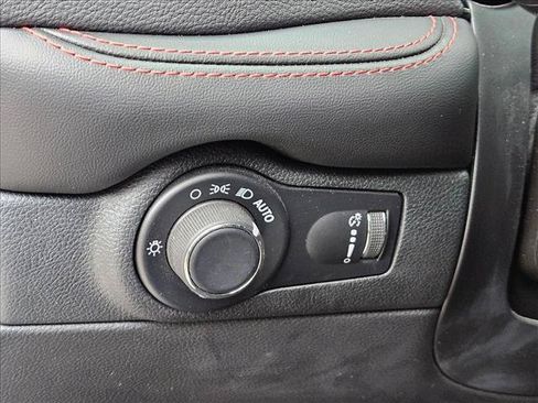 Used 2024 Dodge Durango GT RWD image 23