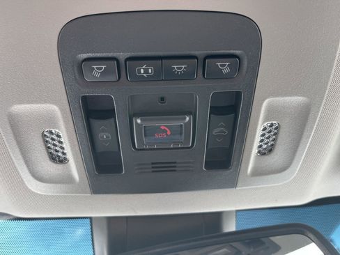 Used 2020 Toyota Camry XSE w/ Navigation Package image 20