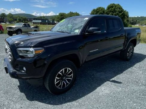 Certified 2023 Toyota Tacoma TRD Sport w/ Technology Package AWD/4WD image 4