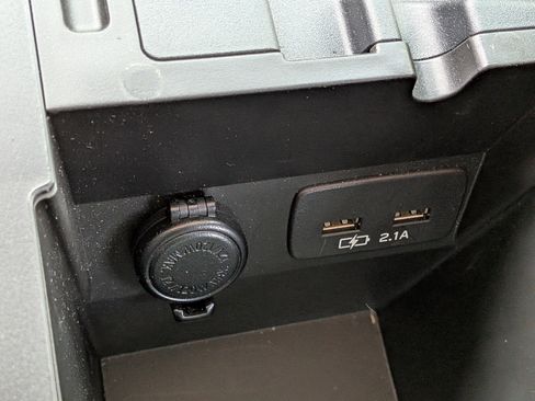 Used 2023 Subaru Crosstrek 2.5i Limited w/ Moonroof Package image 32