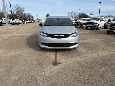 New 2026 Chrysler Voyager LX image 8