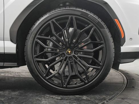 Used 2025 Lamborghini Urus SE image 35