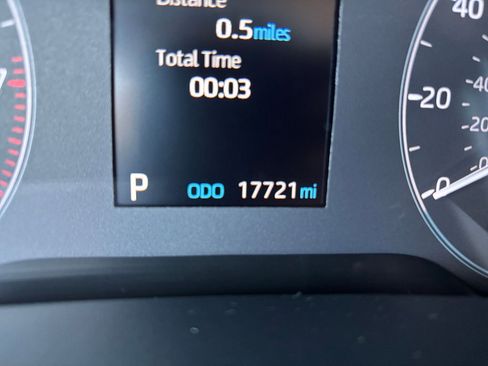 Used 2025 Toyota Corolla LE image 39